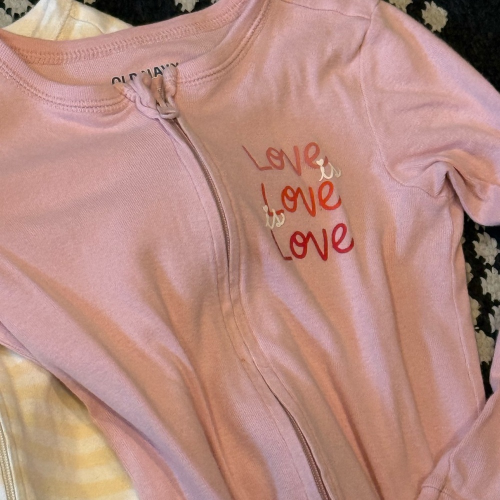 Girl or Boy Toddler Footed Onesies Toddler Pj's Lot OldNavy - Picture 7 of 8